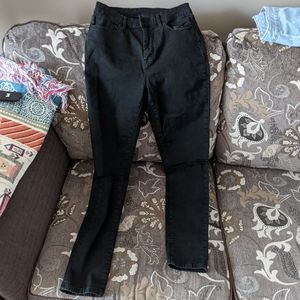 Black distressed jeans